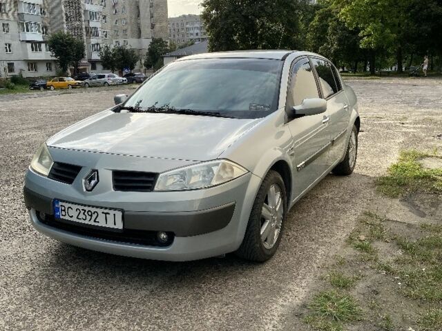 Серый Рено Меган, объемом двигателя 2 л и пробегом 143 тыс. км за 4500 $, фото 1 на Automoto.ua