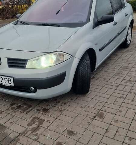 Серый Рено Меган, объемом двигателя 1.6 л и пробегом 127 тыс. км за 4700 $, фото 1 на Automoto.ua