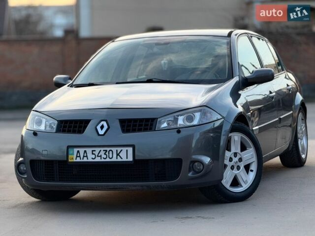 Серый Рено Меган, объемом двигателя 2 л и пробегом 220 тыс. км за 4850 $, фото 1 на Automoto.ua