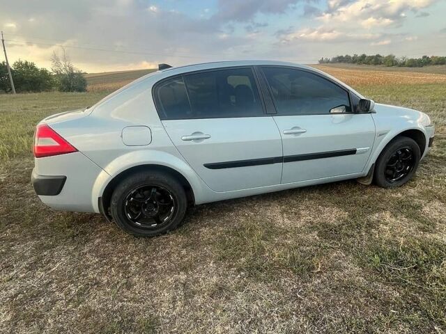 Сірий Рено Меган, об'ємом двигуна 2 л та пробігом 300 тис. км за 4000 $, фото 1 на Automoto.ua