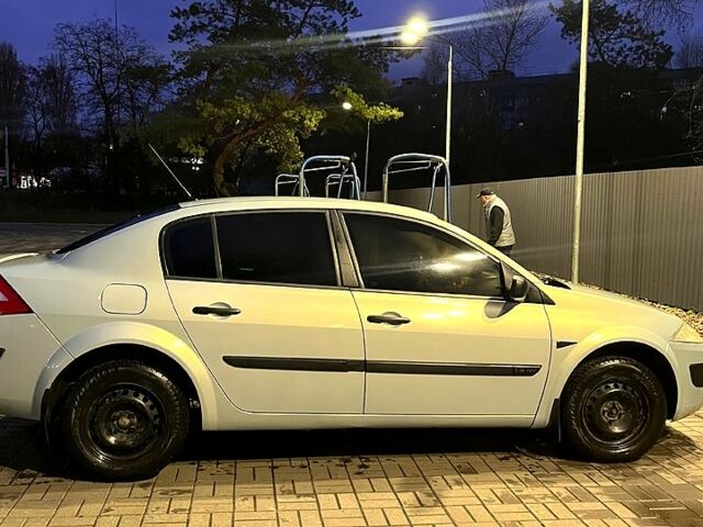 Сірий Рено Меган, об'ємом двигуна 1.4 л та пробігом 220 тис. км за 3800 $, фото 1 на Automoto.ua
