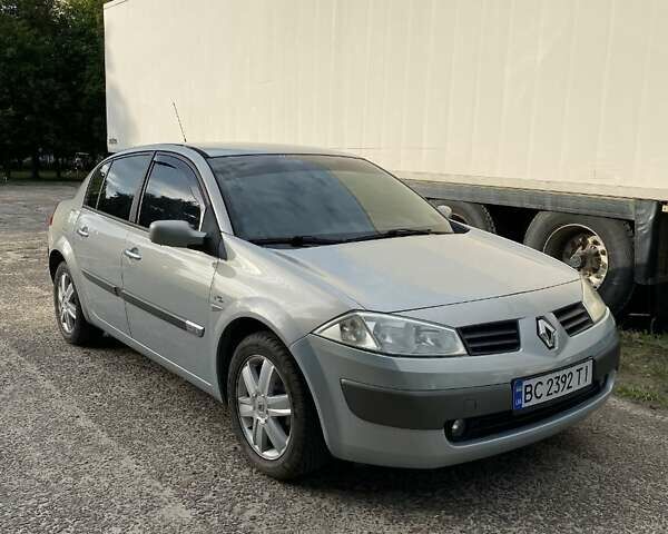 Сірий Рено Меган, об'ємом двигуна 2 л та пробігом 143 тис. км за 4200 $, фото 1 на Automoto.ua