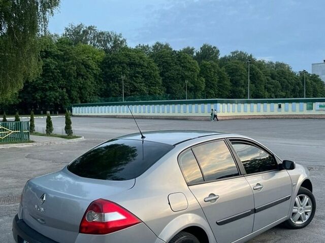 Сірий Рено Меган, об'ємом двигуна 1.46 л та пробігом 250 тис. км за 4450 $, фото 1 на Automoto.ua