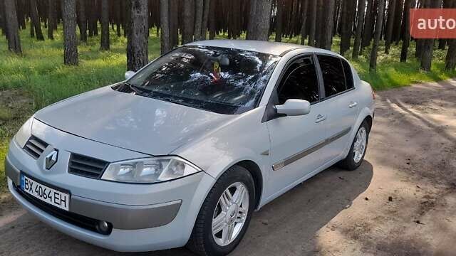 Серый Рено Меган, объемом двигателя 1.6 л и пробегом 363 тыс. км за 3700 $, фото 1 на Automoto.ua