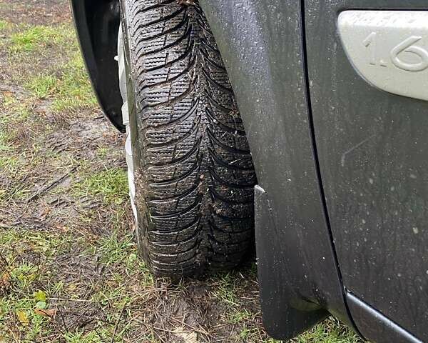 Серый Рено Меган, объемом двигателя 1.6 л и пробегом 254 тыс. км за 4800 $, фото 1 на Automoto.ua