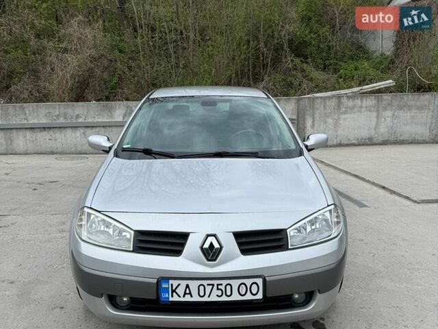 Серый Рено Меган, объемом двигателя 2 л и пробегом 238 тыс. км за 3200 $, фото 1 на Automoto.ua