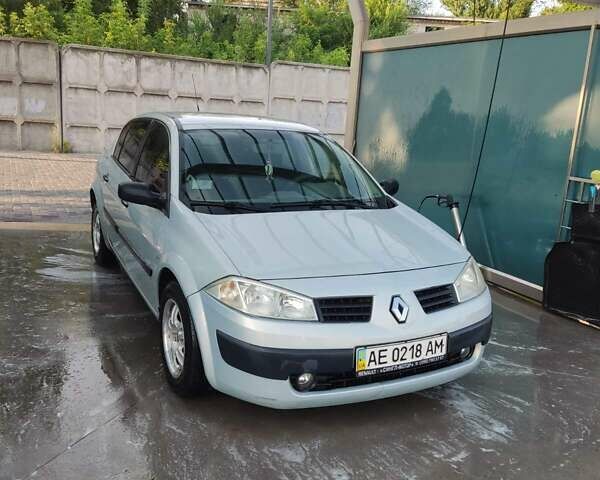 Сірий Рено Меган, об'ємом двигуна 1.4 л та пробігом 327 тис. км за 5100 $, фото 1 на Automoto.ua