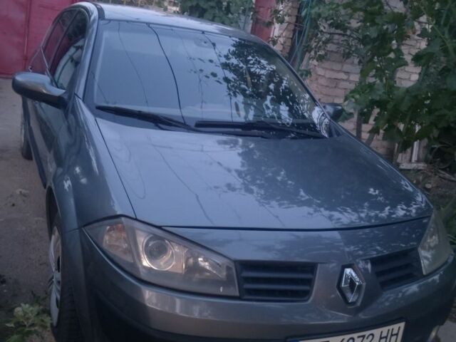 Серый Рено Меган, объемом двигателя 1.6 л и пробегом 300 тыс. км за 3800 $, фото 1 на Automoto.ua