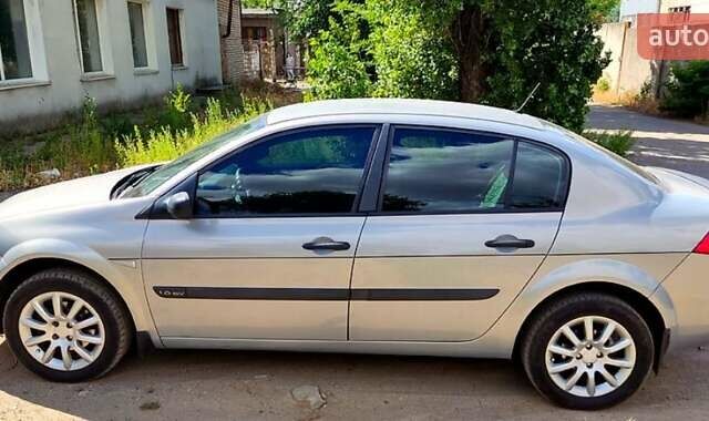 Сірий Рено Меган, об'ємом двигуна 1.6 л та пробігом 228 тис. км за 4500 $, фото 1 на Automoto.ua