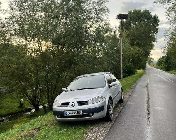 Серый Рено Меган, объемом двигателя 1.6 л и пробегом 246 тыс. км за 4100 $, фото 1 на Automoto.ua