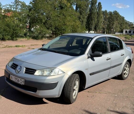 Сірий Рено Меган, об'ємом двигуна 1.4 л та пробігом 200 тис. км за 3761 $, фото 1 на Automoto.ua