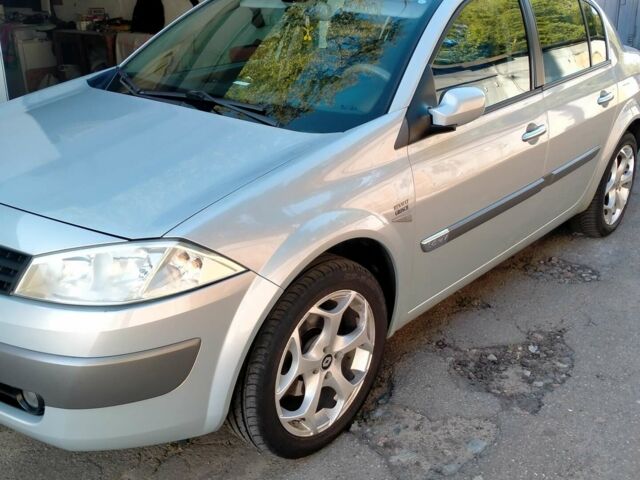 Сірий Рено Меган, об'ємом двигуна 1.6 л та пробігом 240 тис. км за 4300 $, фото 1 на Automoto.ua