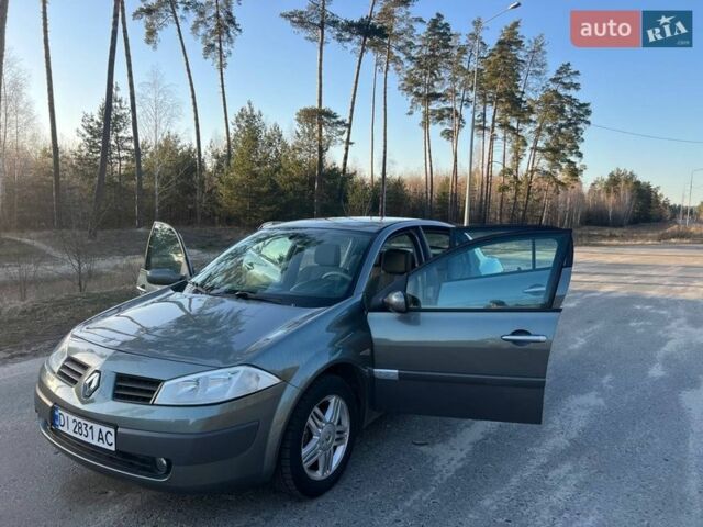 Серый Рено Меган, объемом двигателя 2 л и пробегом 159 тыс. км за 3900 $, фото 1 на Automoto.ua