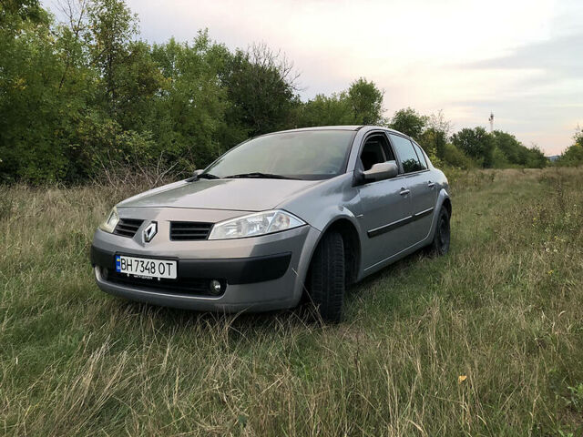 Серый Рено Меган, объемом двигателя 1.6 л и пробегом 235 тыс. км за 5500 $, фото 1 на Automoto.ua