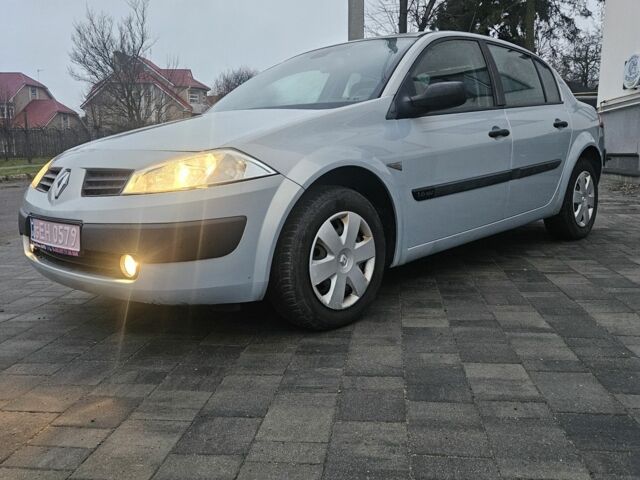 Серый Рено Меган, объемом двигателя 1.6 л и пробегом 238 тыс. км за 4350 $, фото 1 на Automoto.ua