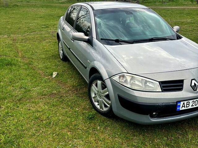 Серый Рено Меган, объемом двигателя 1.6 л и пробегом 322 тыс. км за 4500 $, фото 1 на Automoto.ua