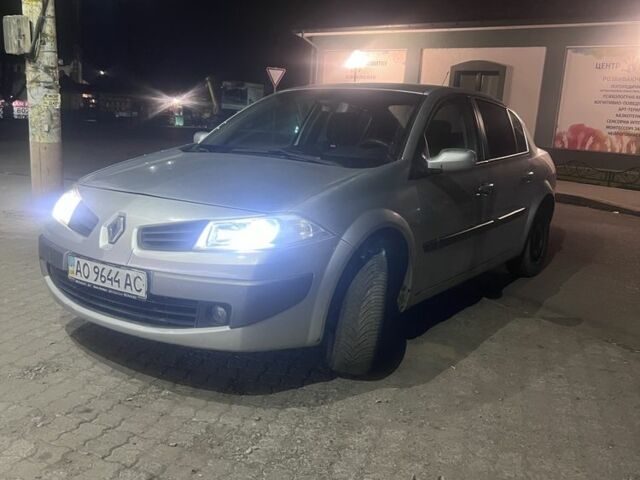 Сірий Рено Меган, об'ємом двигуна 1.6 л та пробігом 400 тис. км за 3150 $, фото 1 на Automoto.ua