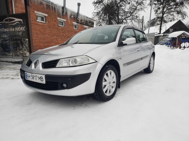 Серый Рено Меган, объемом двигателя 1.6 л и пробегом 220 тыс. км за 4199 $, фото 1 на Automoto.ua