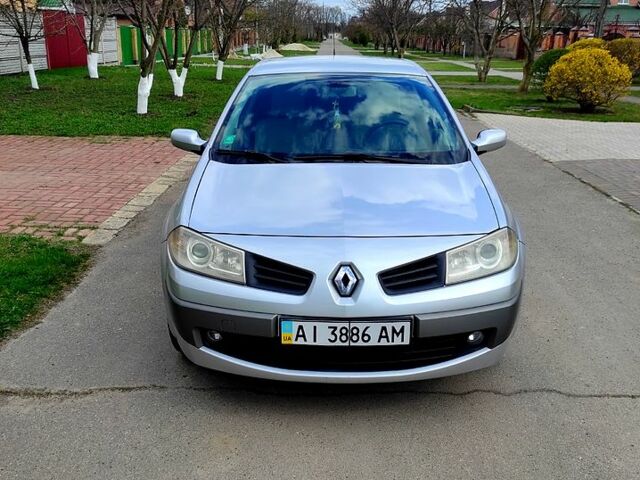 Сірий Рено Меган, об'ємом двигуна 1.6 л та пробігом 260 тис. км за 5300 $, фото 1 на Automoto.ua