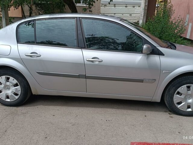 Сірий Рено Меган, об'ємом двигуна 1.6 л та пробігом 188 тис. км за 5000 $, фото 1 на Automoto.ua