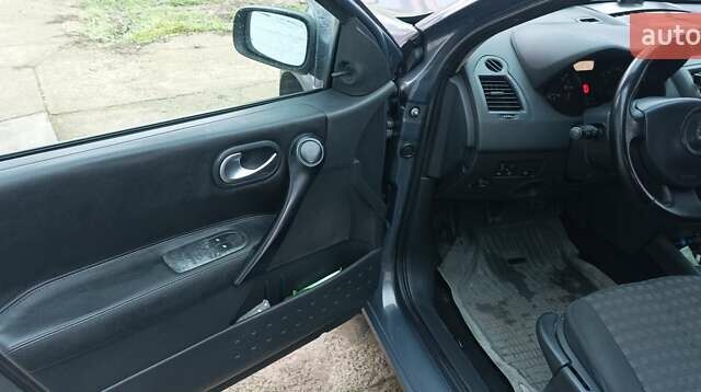 Сірий Рено Меган, об'ємом двигуна 1.4 л та пробігом 288 тис. км за 4000 $, фото 1 на Automoto.ua