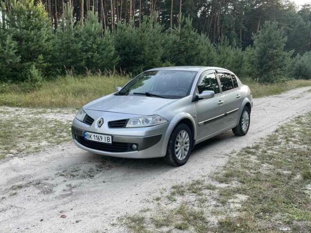 Сірий Рено Меган, об'ємом двигуна 1.6 л та пробігом 350 тис. км за 3350 $, фото 1 на Automoto.ua
