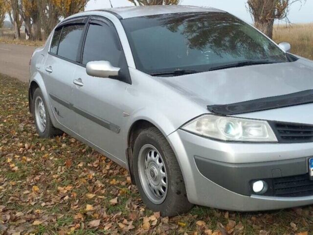 Сірий Рено Меган, об'ємом двигуна 1.6 л та пробігом 400 тис. км за 4000 $, фото 1 на Automoto.ua