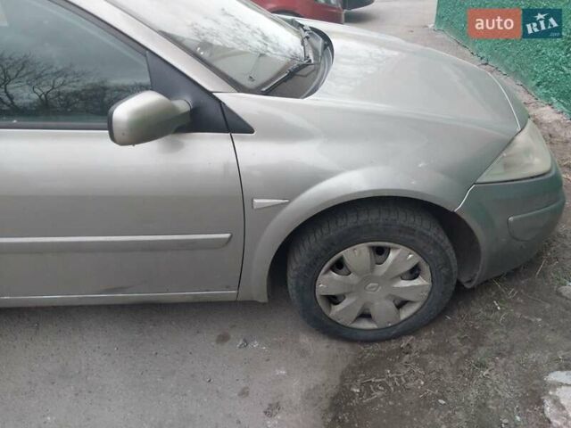 Сірий Рено Меган, об'ємом двигуна 1.6 л та пробігом 229 тис. км за 5500 $, фото 1 на Automoto.ua