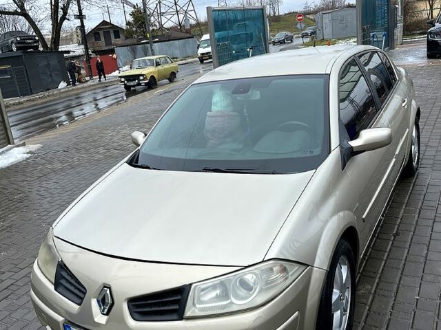 Серый Рено Меган, объемом двигателя 1.6 л и пробегом 300 тыс. км за 3899 $, фото 1 на Automoto.ua