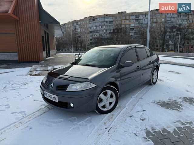 Серый Рено Меган, объемом двигателя 1.6 л и пробегом 170 тыс. км за 4500 $, фото 1 на Automoto.ua