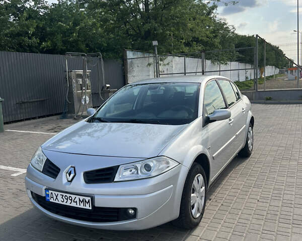 Сірий Рено Меган, об'ємом двигуна 1.6 л та пробігом 138 тис. км за 4599 $, фото 1 на Automoto.ua