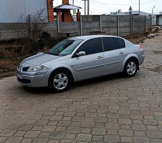 Сірий Рено Меган, об'ємом двигуна 1.6 л та пробігом 1 тис. км за 4700 $, фото 1 на Automoto.ua