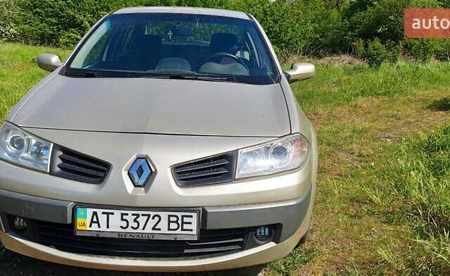 Серый Рено Меган, объемом двигателя 1.6 л и пробегом 344 тыс. км за 4400 $, фото 1 на Automoto.ua