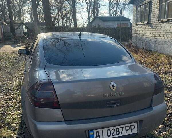 Серый Рено Меган, объемом двигателя 1.6 л и пробегом 381 тыс. км за 4600 $, фото 1 на Automoto.ua