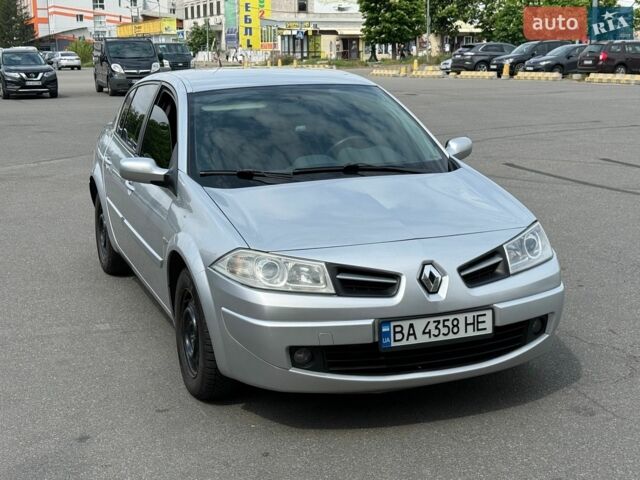 Сірий Рено Меган, об'ємом двигуна 1.5 л та пробігом 240 тис. км за 4600 $, фото 1 на Automoto.ua