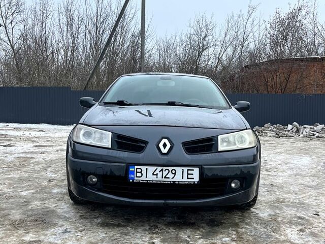 Сірий Рено Меган, об'ємом двигуна 1.6 л та пробігом 40000 тис. км за 3900 $, фото 1 на Automoto.ua