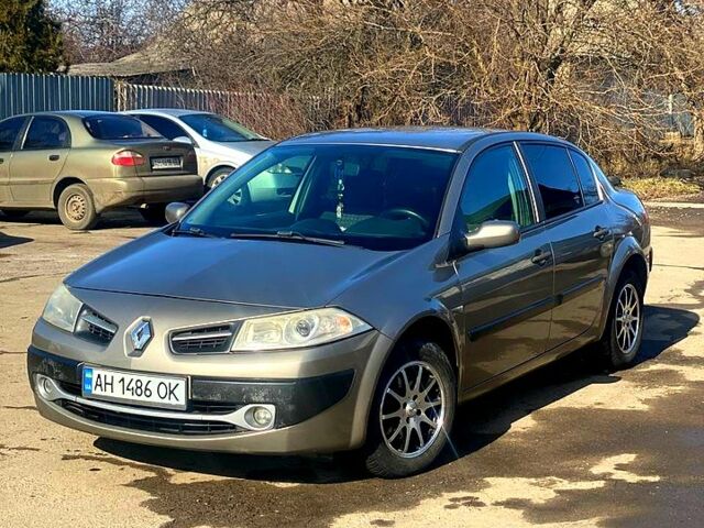 Серый Рено Меган, объемом двигателя 1.6 л и пробегом 0 тыс. км за 4800 $, фото 1 на Automoto.ua