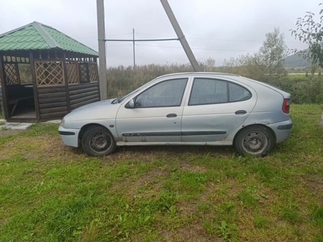 Серый Рено Меган, объемом двигателя 1 л и пробегом 300 тыс. км за 1200 $, фото 1 на Automoto.ua