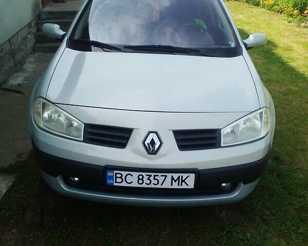 Серый Рено Меган, объемом двигателя 1.6 л и пробегом 235 тыс. км за 3816 $, фото 1 на Automoto.ua