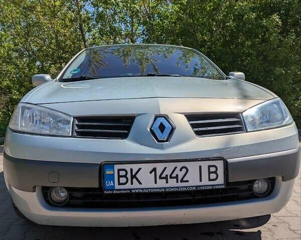 Серый Рено Меган, объемом двигателя 2 л и пробегом 112 тыс. км за 4000 $, фото 1 на Automoto.ua