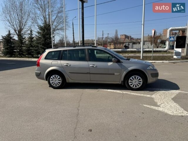 Серый Рено Меган, объемом двигателя 1.6 л и пробегом 198 тыс. км за 5150 $, фото 1 на Automoto.ua
