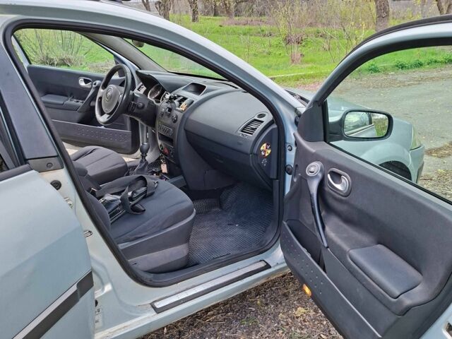 Серый Рено Меган, объемом двигателя 1.9 л и пробегом 360 тыс. км за 2200 $, фото 1 на Automoto.ua