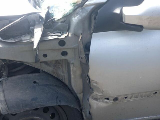 Серый Рено Меган, объемом двигателя 1.6 л и пробегом 300 тыс. км за 1369 $, фото 1 на Automoto.ua