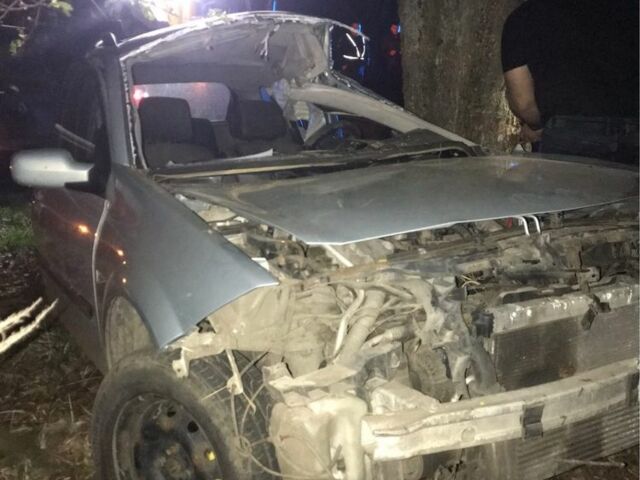 Сірий Рено Меган, об'ємом двигуна 1.9 л та пробігом 250 тис. км за 1000 $, фото 1 на Automoto.ua