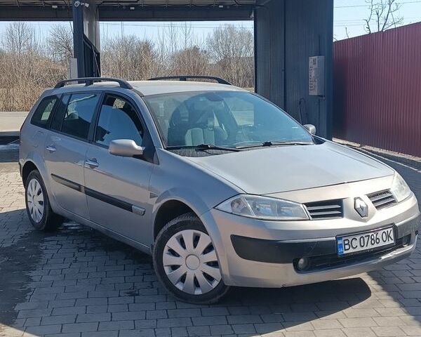 Серый Рено Меган, объемом двигателя 1.6 л и пробегом 400 тыс. км за 2999 $, фото 1 на Automoto.ua