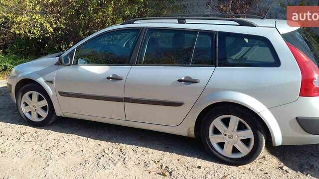 Серый Рено Меган, объемом двигателя 1.6 л и пробегом 227 тыс. км за 4550 $, фото 1 на Automoto.ua