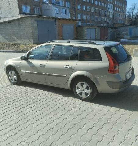 Серый Рено Меган, объемом двигателя 1.6 л и пробегом 199 тыс. км за 4400 $, фото 1 на Automoto.ua