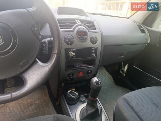 Сірий Рено Меган, об'ємом двигуна 1.6 л та пробігом 250 тис. км за 4900 $, фото 1 на Automoto.ua