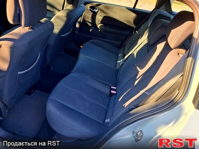 Сірий Рено Меган, об'ємом двигуна 1.9 л та пробігом 300 тис. км за 3950 $, фото 1 на Automoto.ua