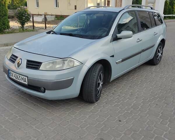 Рено Меган 2004 в Остоге на Automoto.ua Серый Рено Меган, объемом двигателя 1.9 л и пробегом 289 тыс. км за 4300 $, фото 1 на Automoto.ua